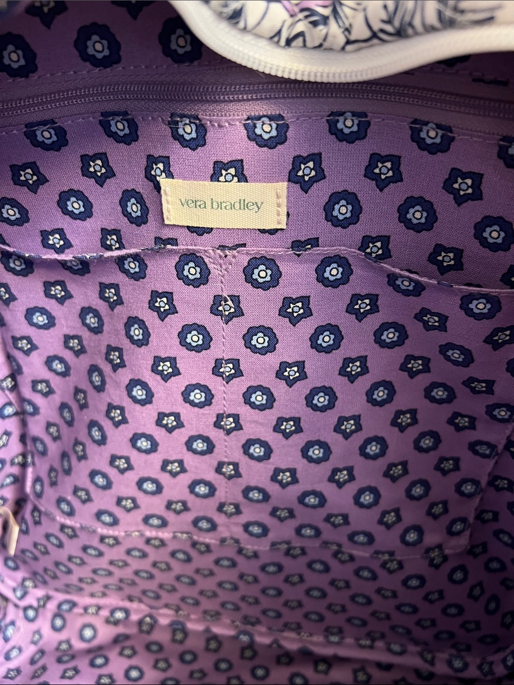 Vera Bradley Large Size Quilted White Butterfly Print Women’s Backpack - Picture 3 of 3